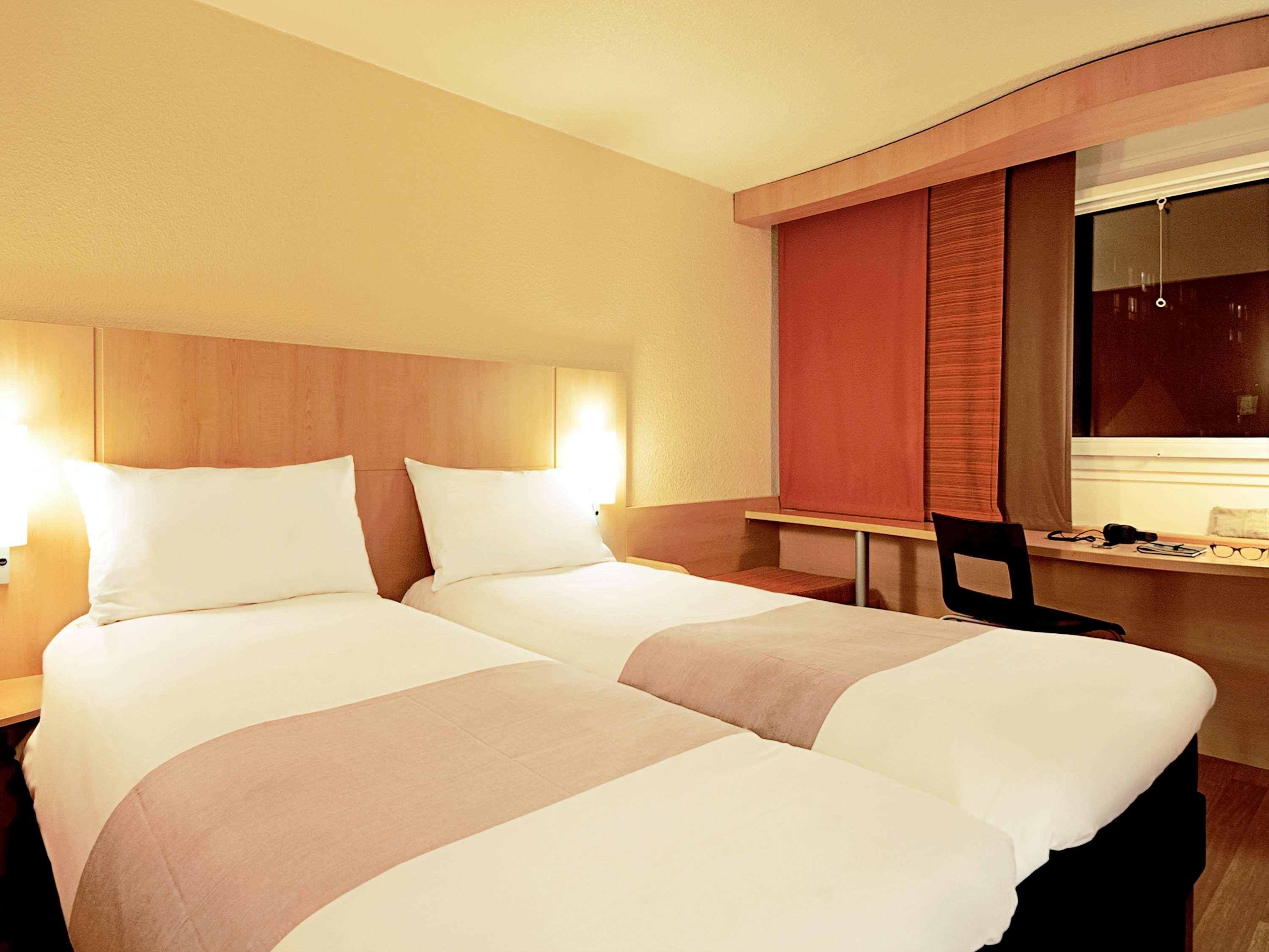 Ibis Charleroi Centre Gare Hotel Eksteriør billede