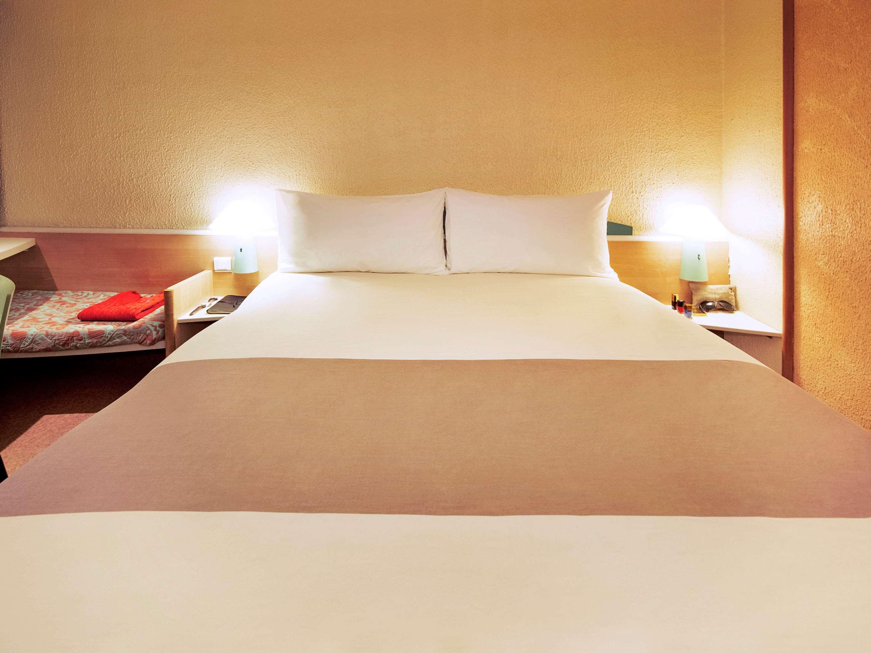 Ibis Charleroi Centre Gare Hotel Eksteriør billede