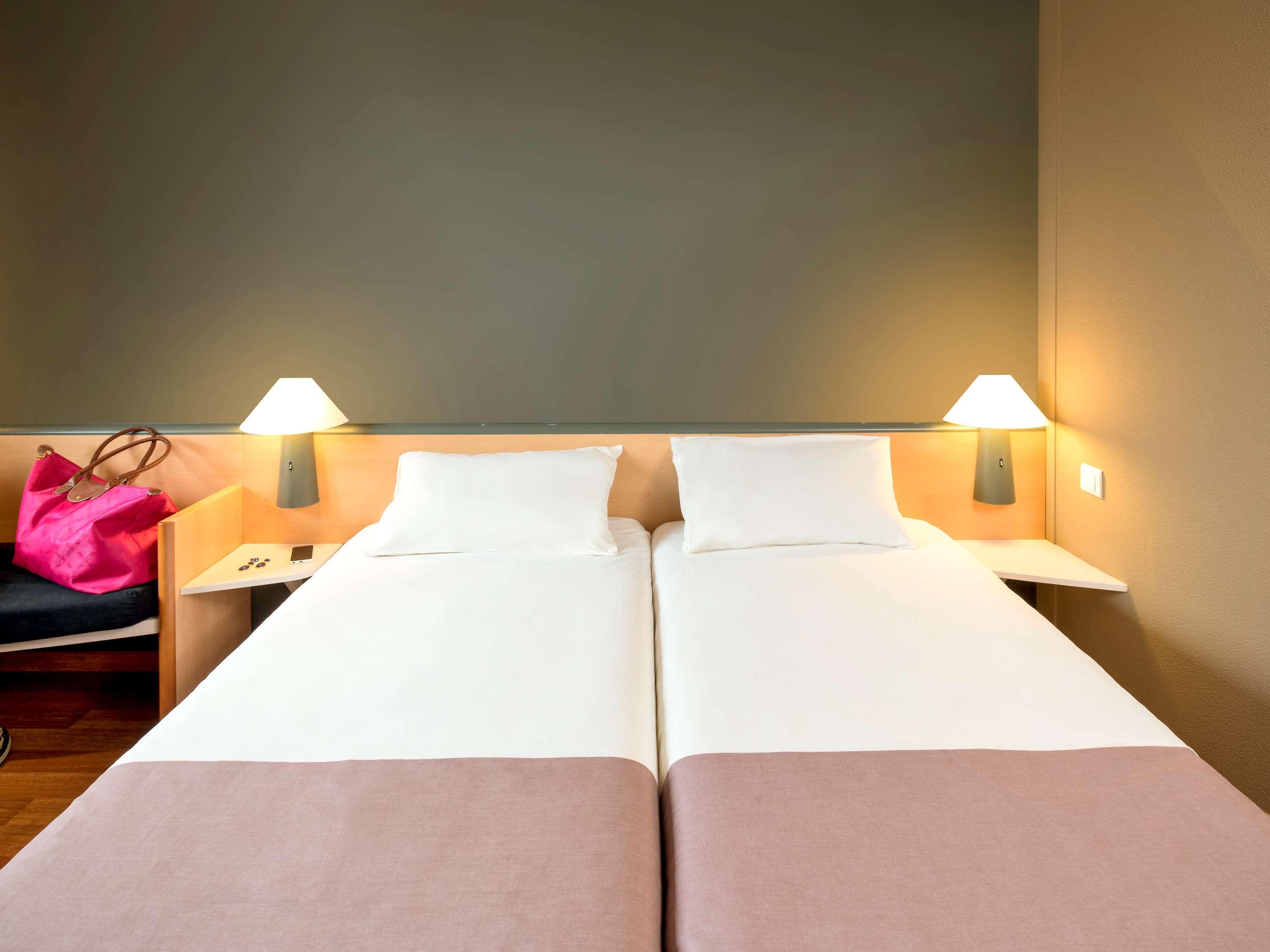 Ibis Charleroi Centre Gare Hotel Eksteriør billede