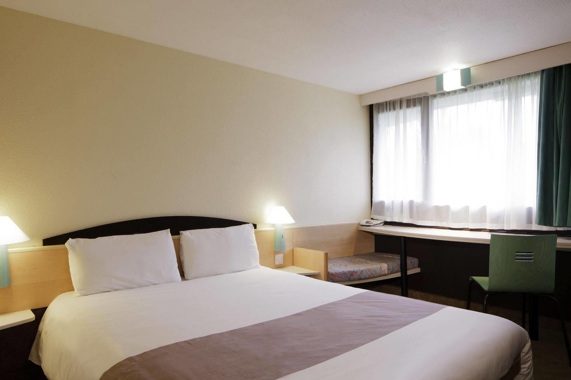 Ibis Charleroi Centre Gare Hotel Eksteriør billede