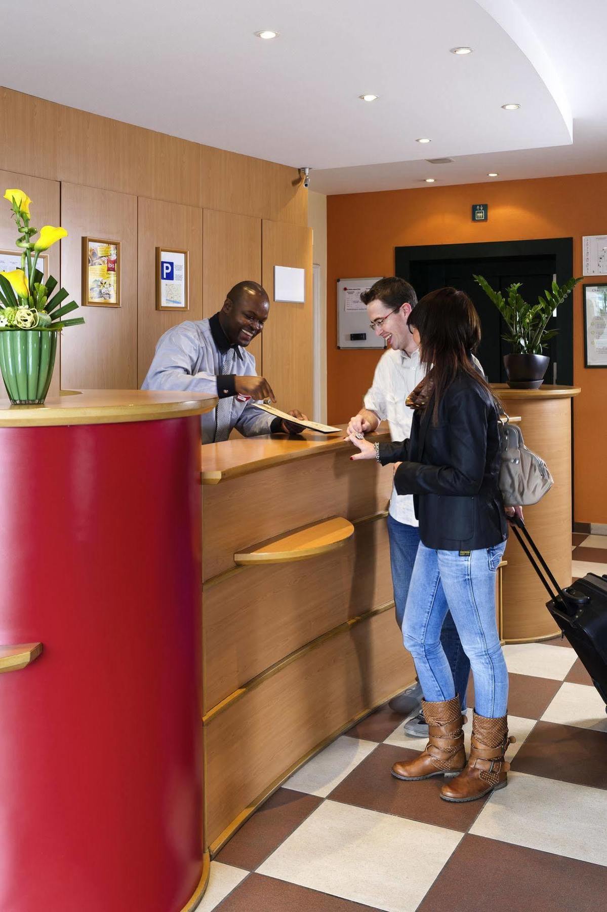 Ibis Charleroi Centre Gare Hotel Eksteriør billede
